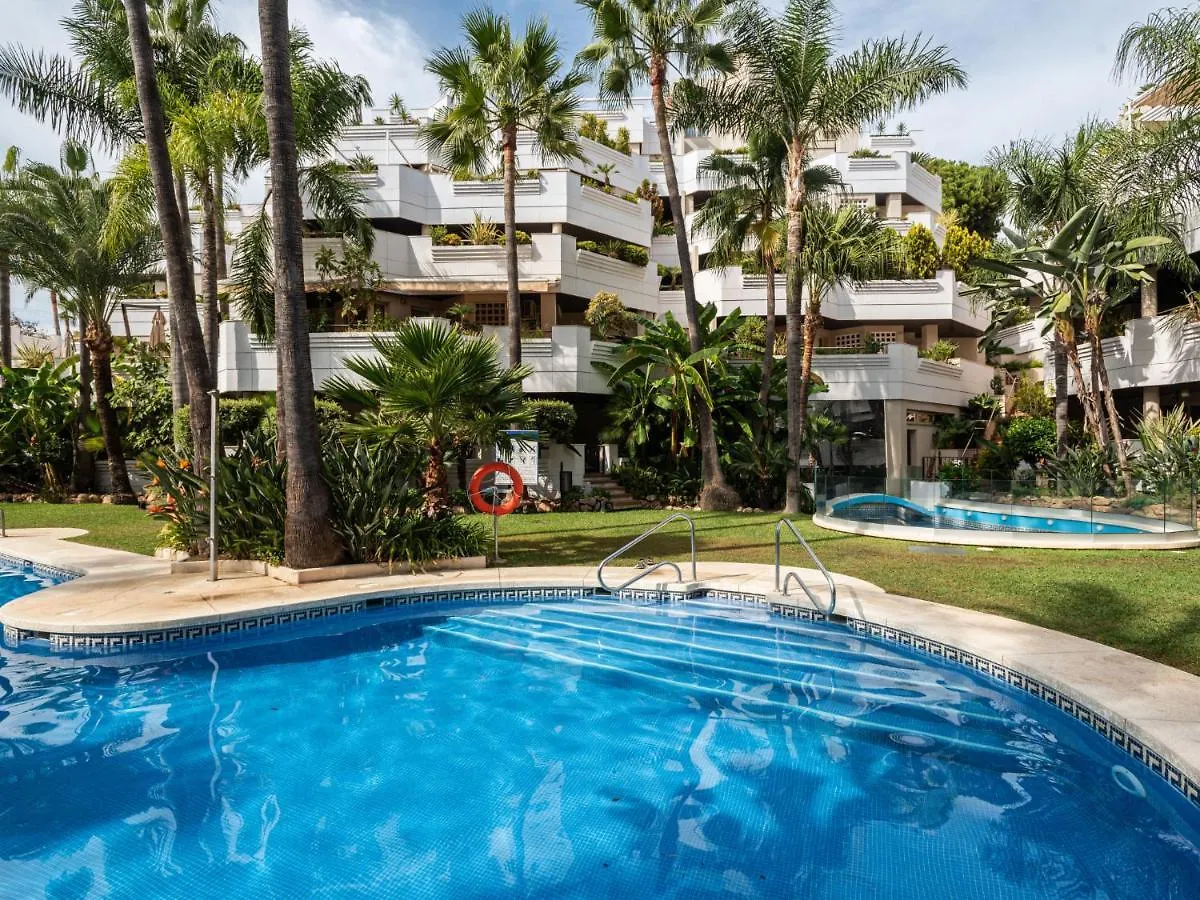 Apartment Fuente Aloha By Interhome Marbella